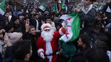 Manifestantes protestam na Síria - Getty Images