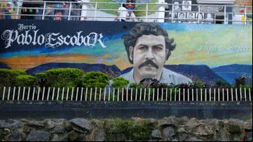 Mural de Pablo Escobar em bairro de Medelín, na Colômbia - Getty Images