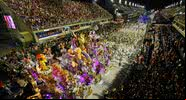 Carnaval sendo realizado na Sapucaí - Getty Images